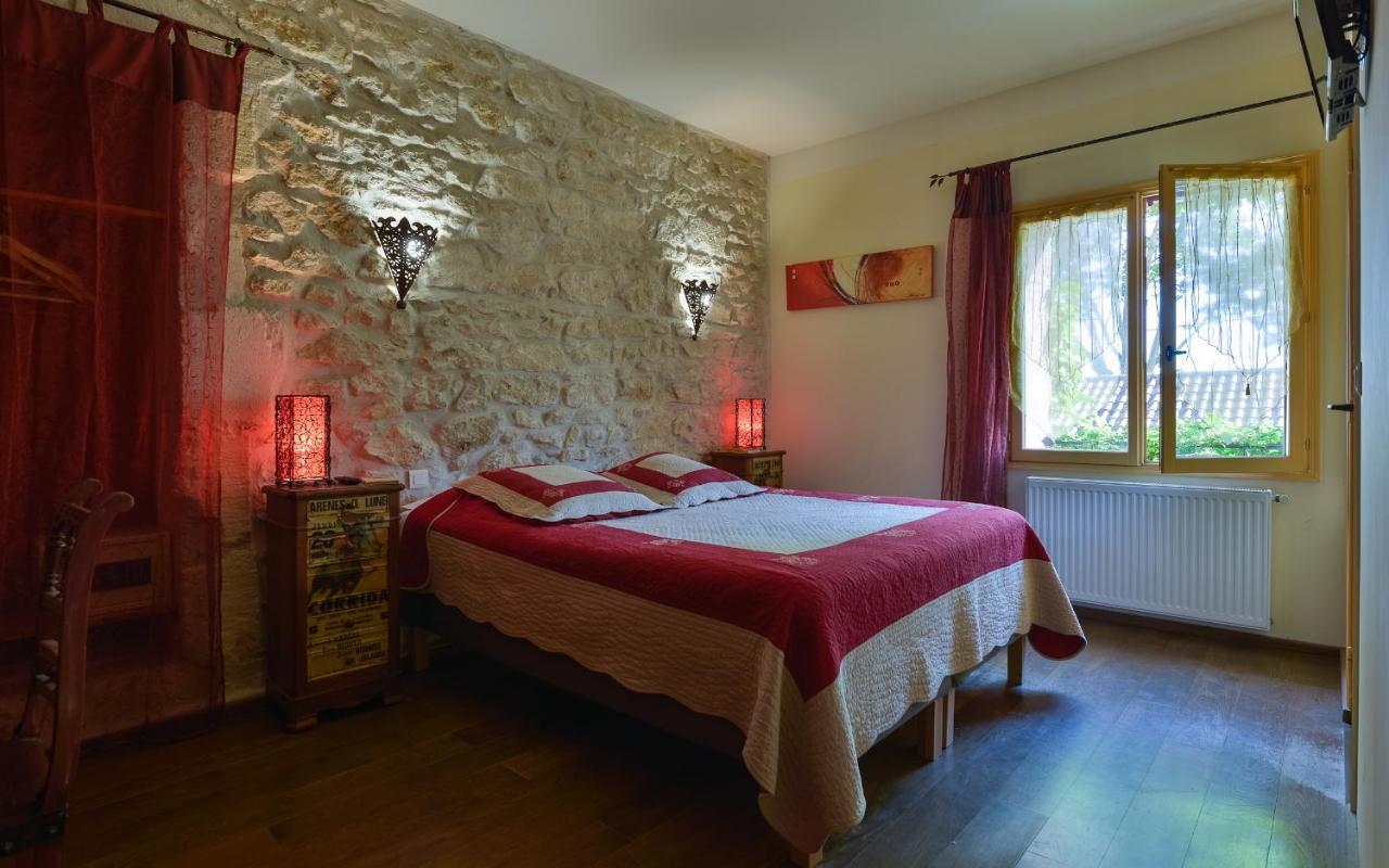 Hotel Mas Vidau Porte Des Alpilles Saint-Étienne-du-Grès Eksteriør bilde