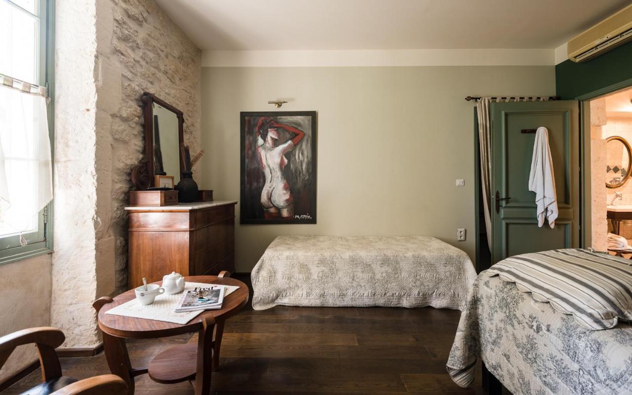 Hotel Mas Vidau Porte Des Alpilles Saint-Étienne-du-Grès Eksteriør bilde