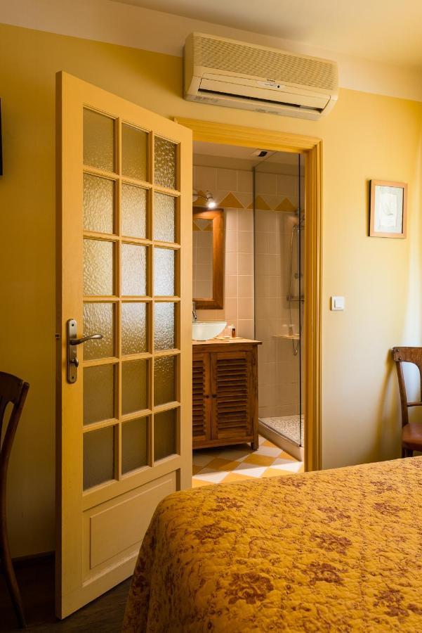 Hotel Mas Vidau Porte Des Alpilles Saint-Étienne-du-Grès Eksteriør bilde
