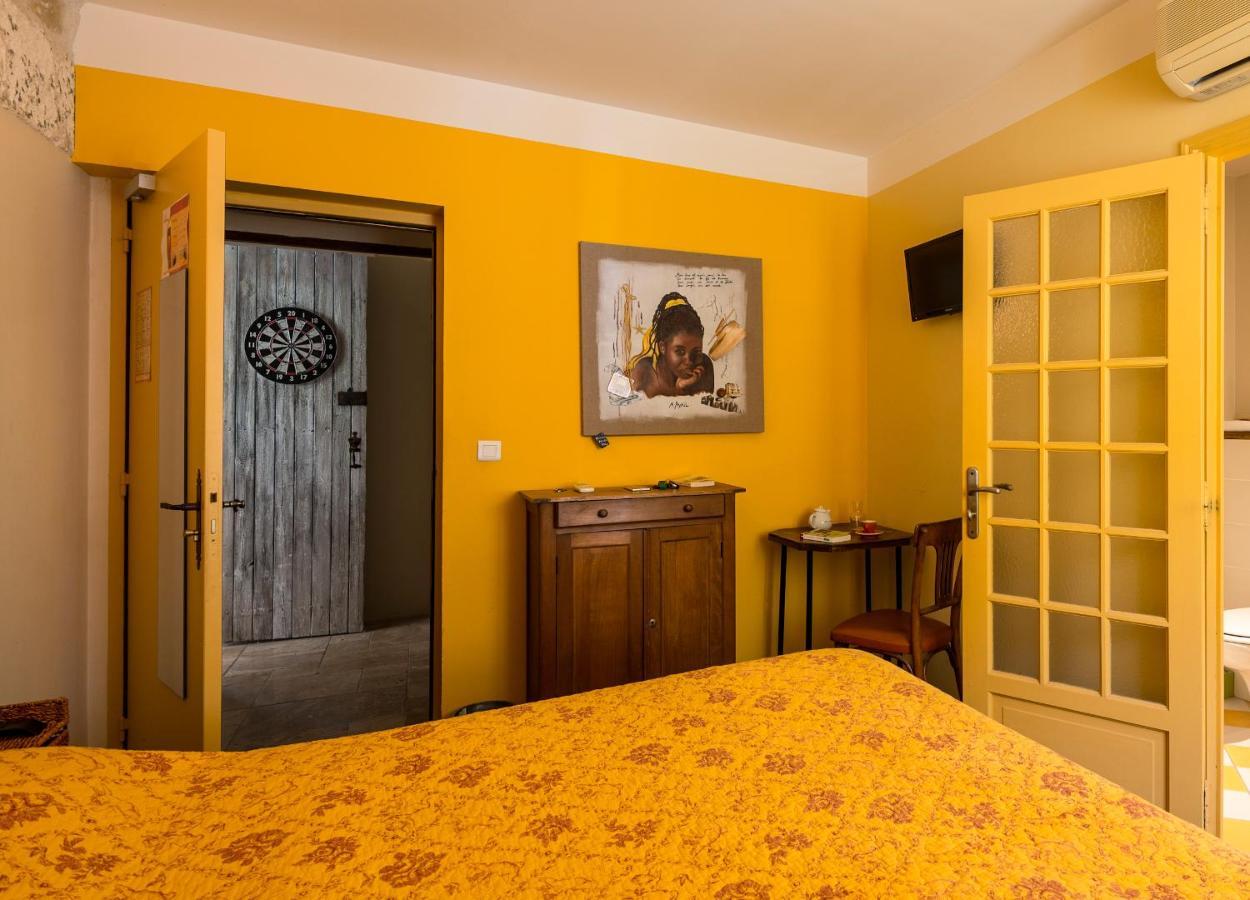 Hotel Mas Vidau Porte Des Alpilles Saint-Étienne-du-Grès Eksteriør bilde