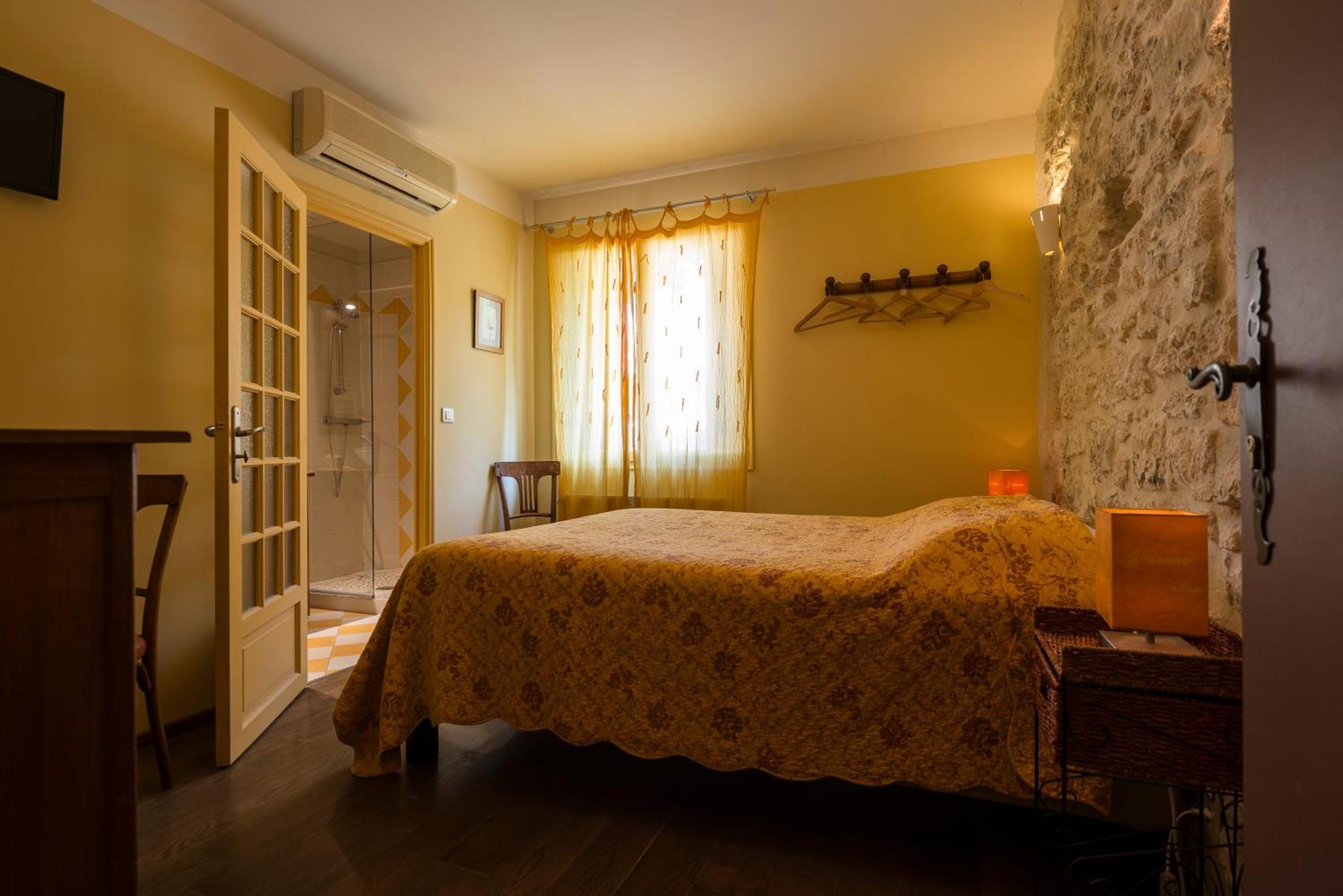 Hotel Mas Vidau Porte Des Alpilles Saint-Étienne-du-Grès Eksteriør bilde