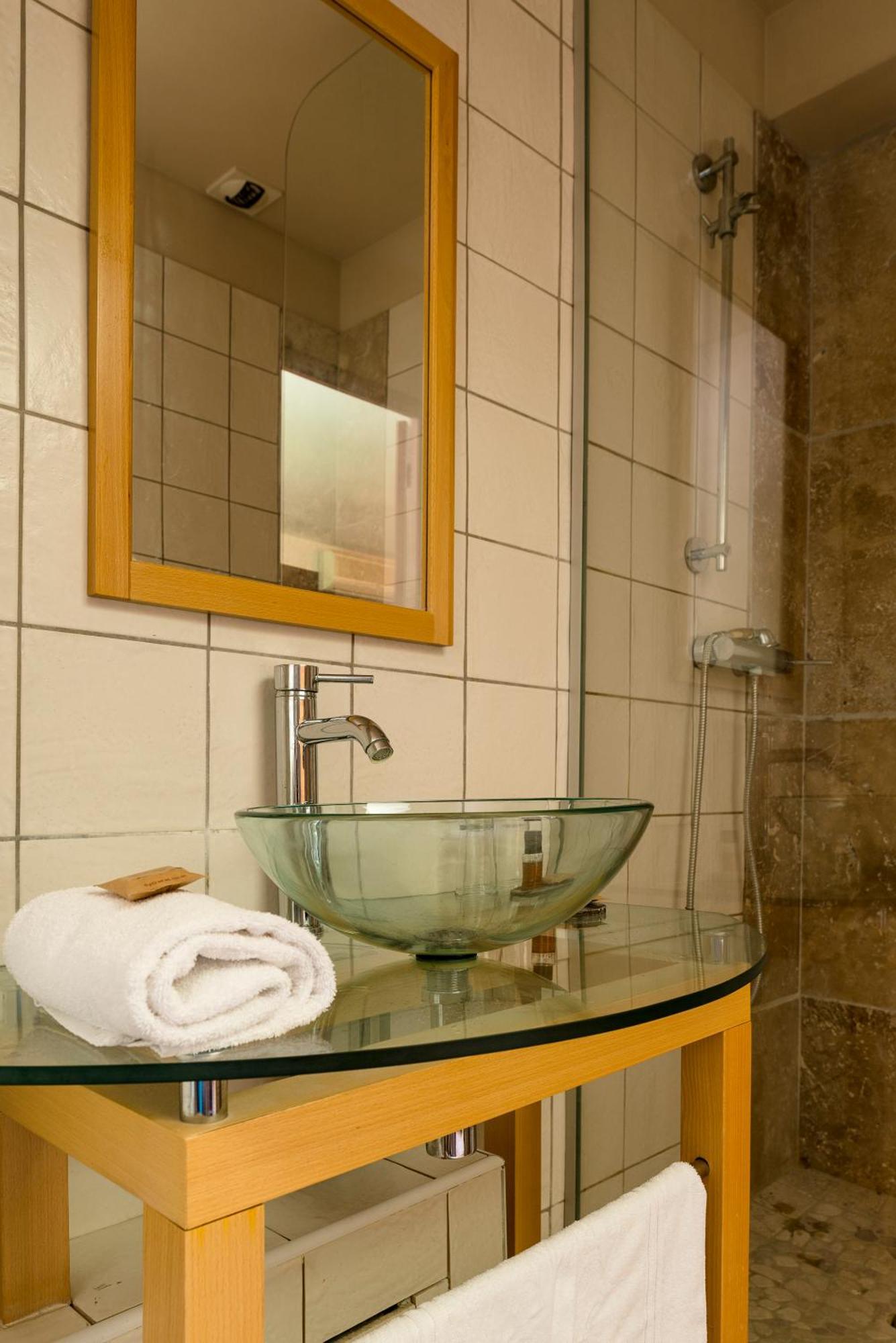 Hotel Mas Vidau Porte Des Alpilles Saint-Étienne-du-Grès Eksteriør bilde
