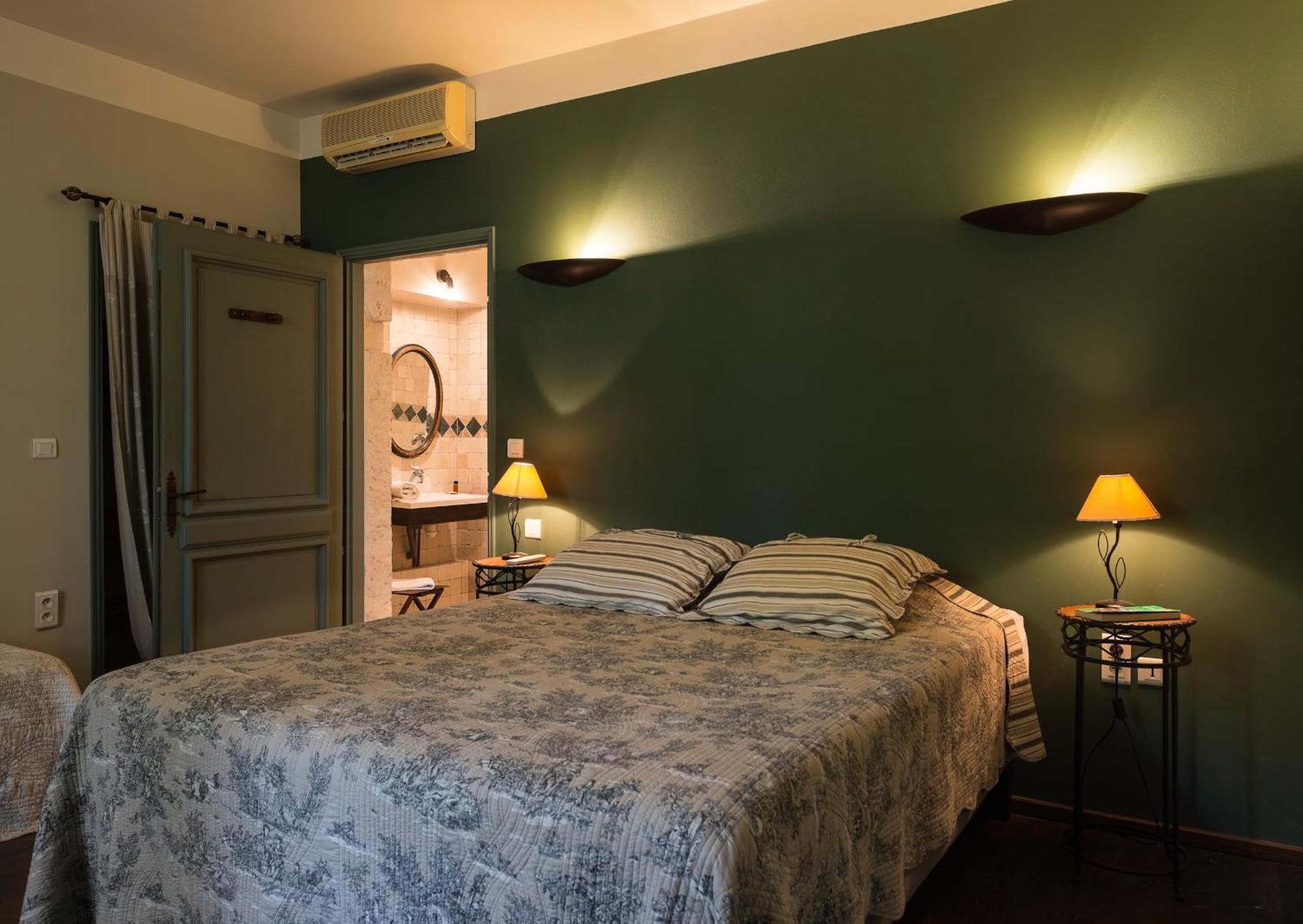Hotel Mas Vidau Porte Des Alpilles Saint-Étienne-du-Grès Eksteriør bilde