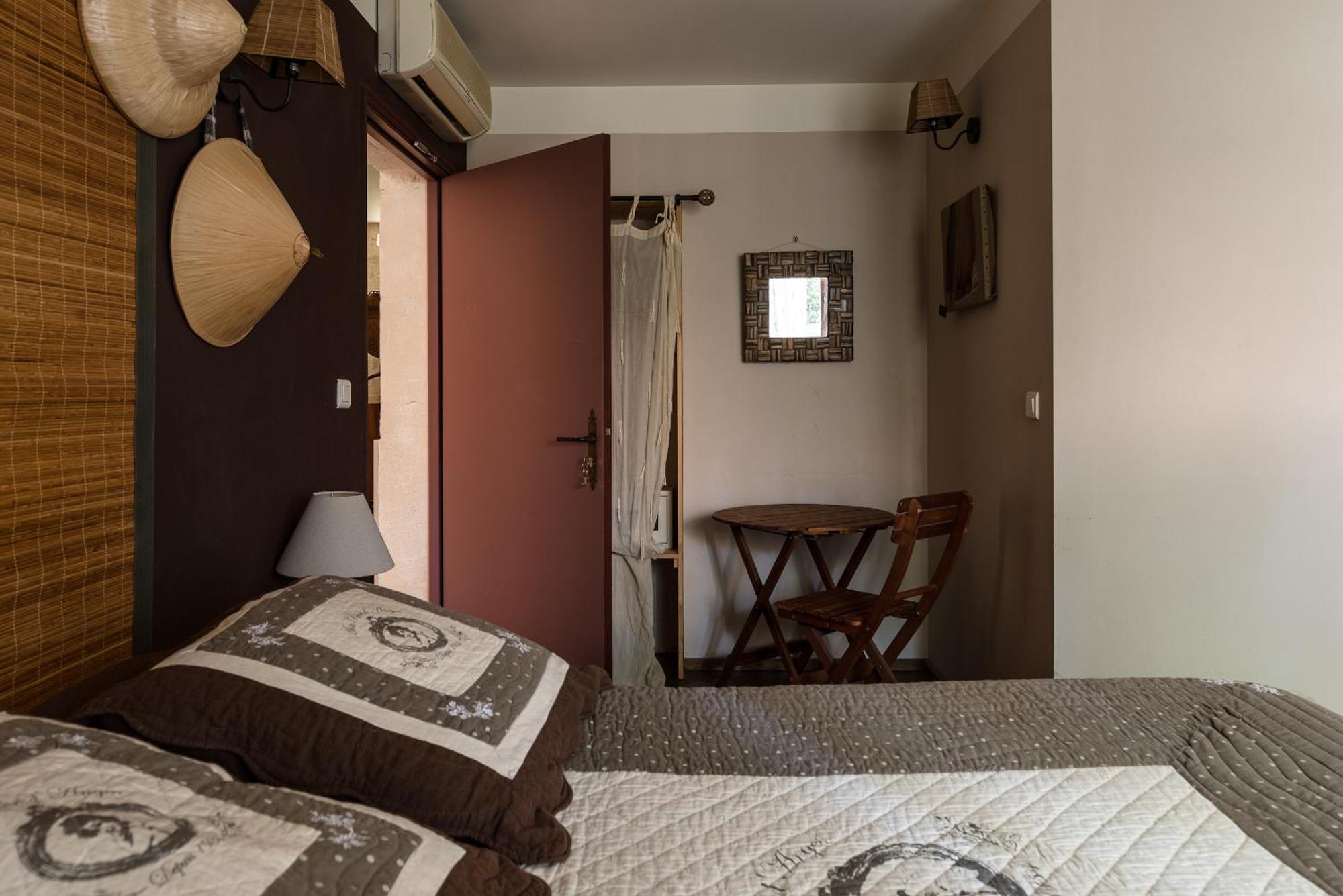 Hotel Mas Vidau Porte Des Alpilles Saint-Étienne-du-Grès Eksteriør bilde